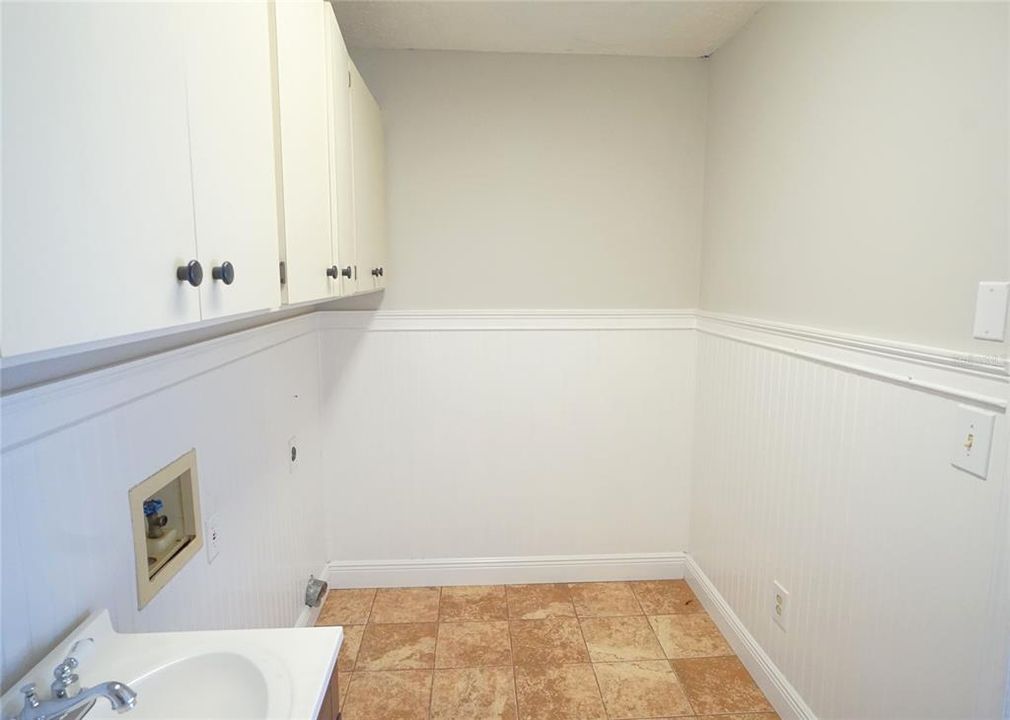 出租: $3,400 (4 贝兹, 3 浴室, 2683 平方英尺)