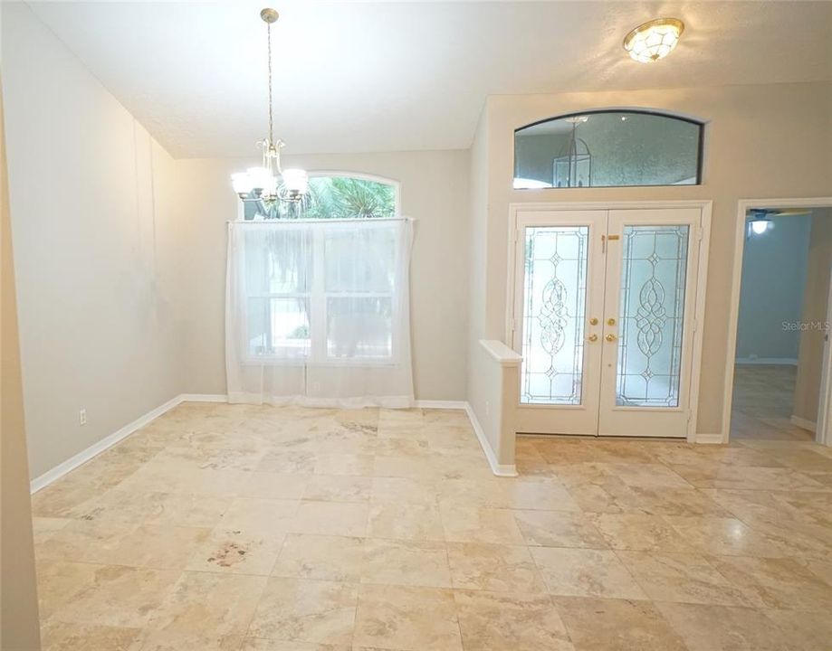 出租: $3,400 (4 贝兹, 3 浴室, 2683 平方英尺)