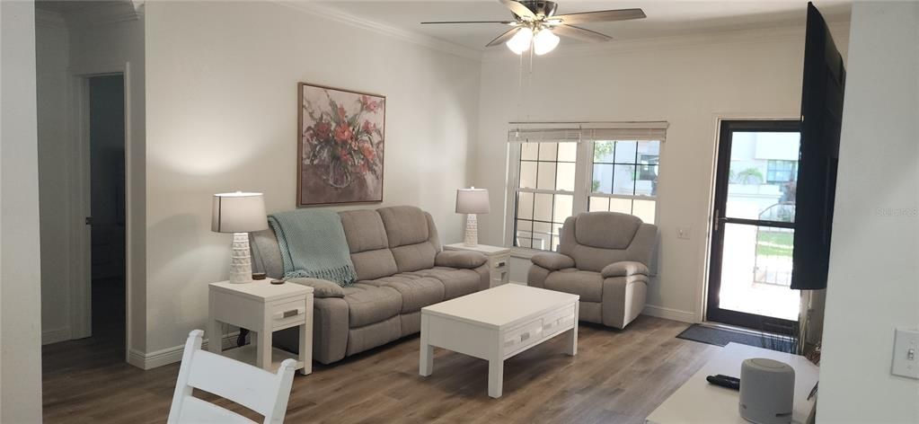 For Sale: $375,000 (3 beds, 2 baths, 1250 Square Feet)