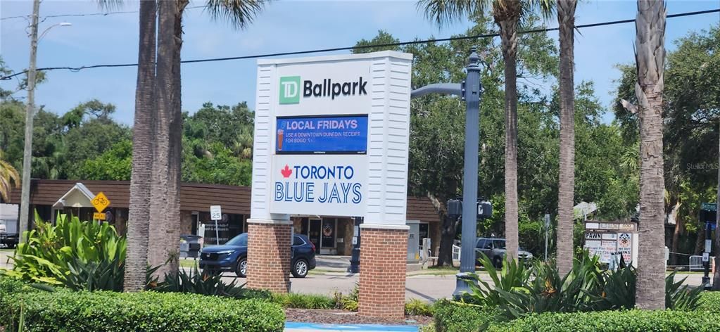 For Sale: $375,000 (3 beds, 2 baths, 1250 Square Feet)