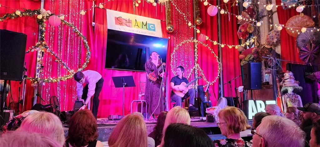 For Sale: $375,000 (3 beds, 2 baths, 1250 Square Feet)