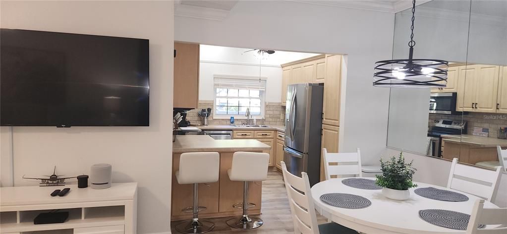 For Sale: $375,000 (3 beds, 2 baths, 1250 Square Feet)