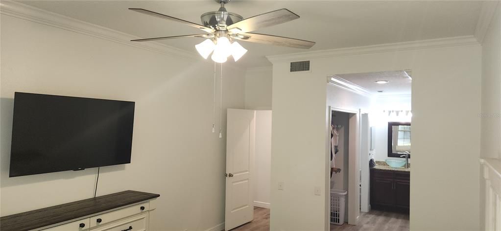 For Sale: $375,000 (3 beds, 2 baths, 1250 Square Feet)