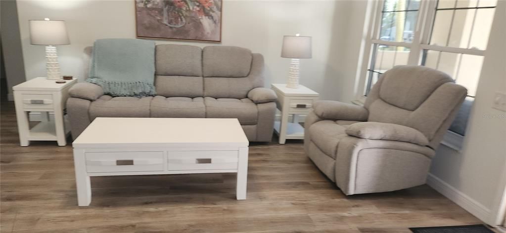 For Sale: $375,000 (3 beds, 2 baths, 1250 Square Feet)