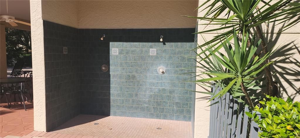 For Sale: $375,000 (3 beds, 2 baths, 1250 Square Feet)