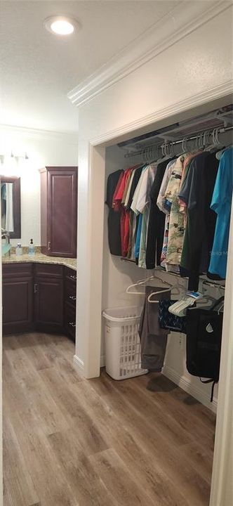 For Sale: $375,000 (3 beds, 2 baths, 1250 Square Feet)