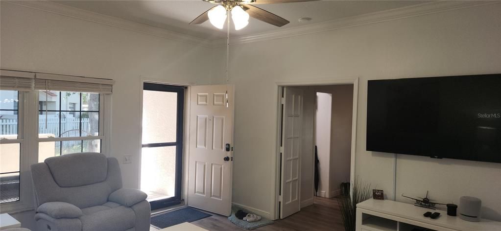 For Sale: $375,000 (3 beds, 2 baths, 1250 Square Feet)