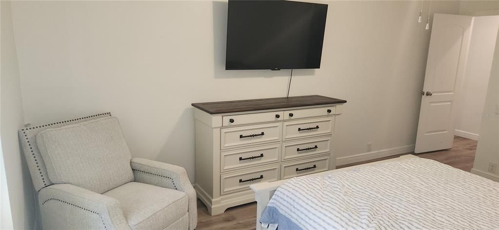 For Sale: $375,000 (3 beds, 2 baths, 1250 Square Feet)