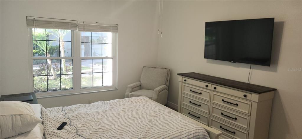 For Sale: $375,000 (3 beds, 2 baths, 1250 Square Feet)