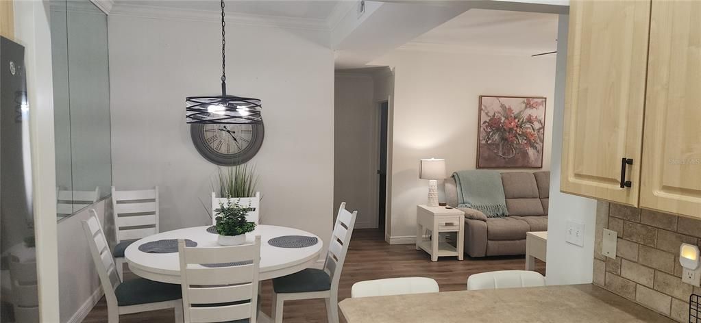 For Sale: $375,000 (3 beds, 2 baths, 1250 Square Feet)