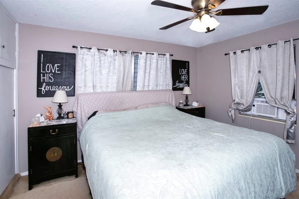 Activo con contrato: $274,900 (2 camas, 2 baños, 992 Pies cuadrados)