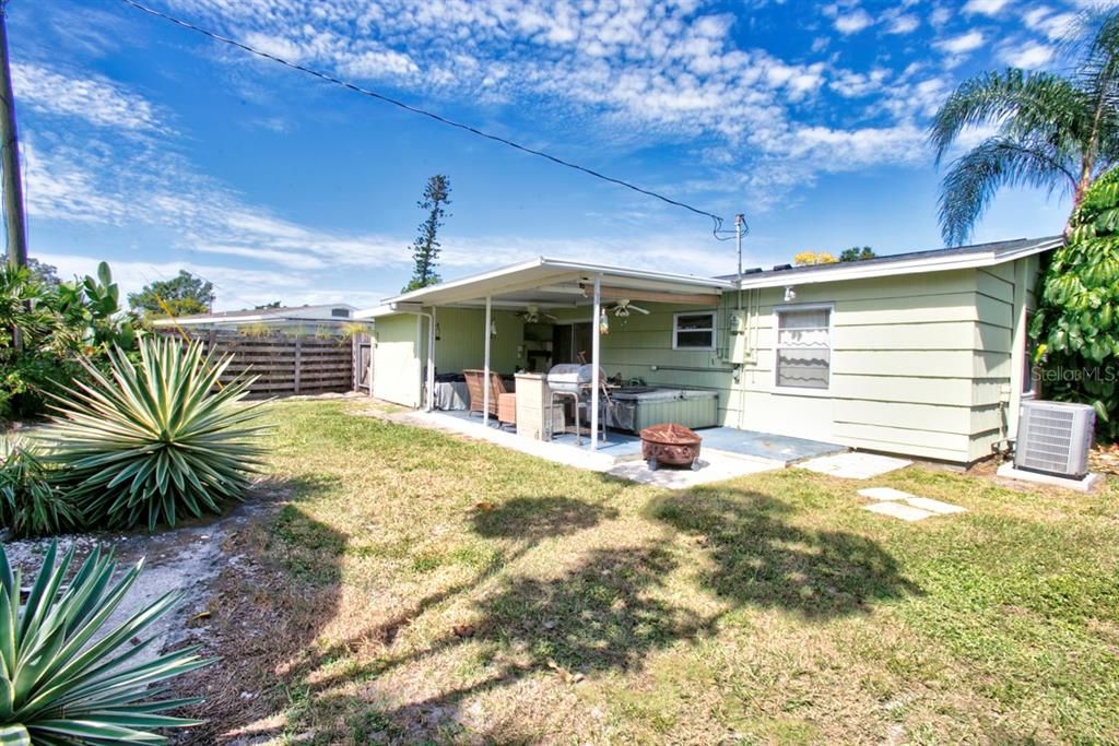 Activo con contrato: $274,900 (2 camas, 2 baños, 992 Pies cuadrados)