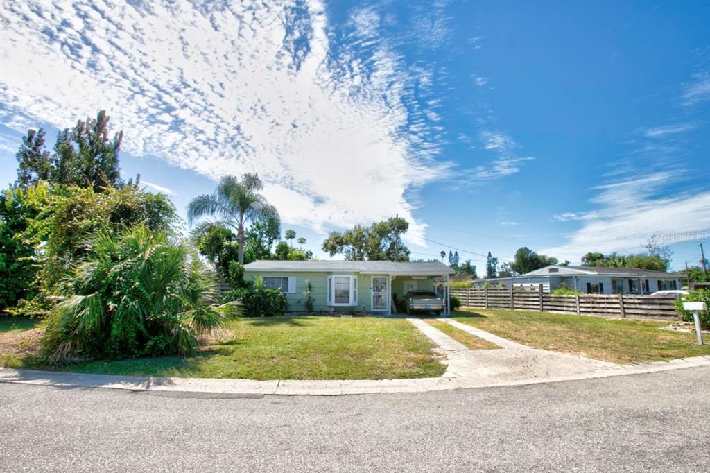 Activo con contrato: $274,900 (2 camas, 2 baños, 992 Pies cuadrados)