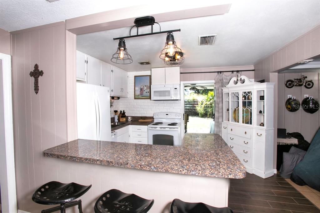 Activo con contrato: $274,900 (2 camas, 2 baños, 992 Pies cuadrados)