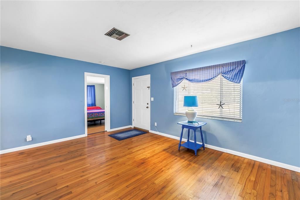 For Sale: $579,000 (3 beds, 2 baths, 1751 Square Feet)