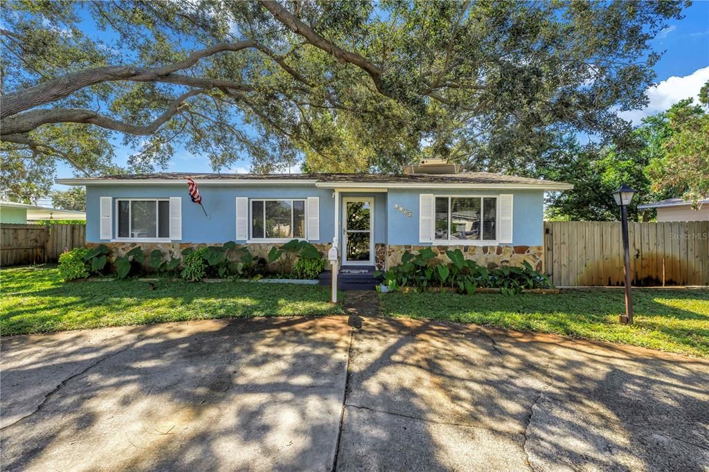 For Sale: $579,000 (3 beds, 2 baths, 1751 Square Feet)