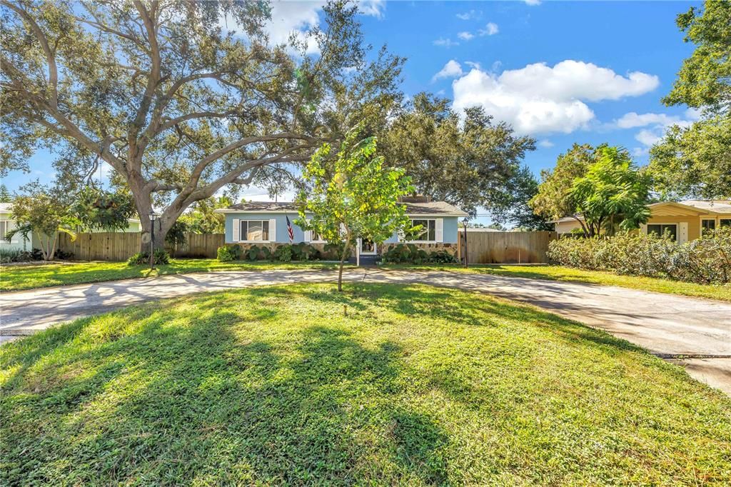 For Sale: $579,000 (3 beds, 2 baths, 1751 Square Feet)