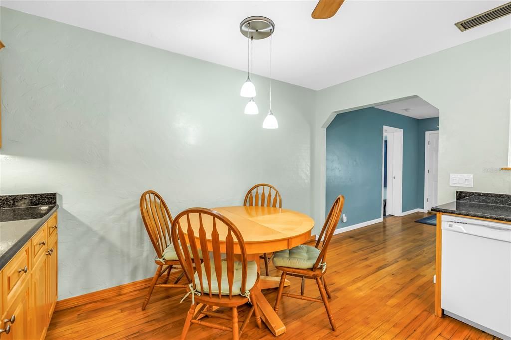 For Sale: $579,000 (3 beds, 2 baths, 1751 Square Feet)