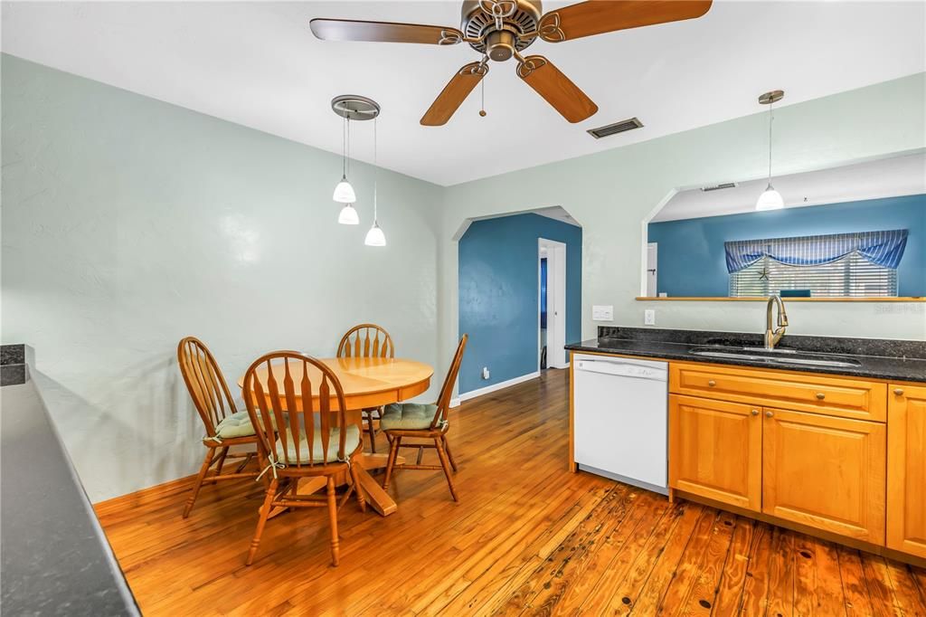 For Sale: $579,000 (3 beds, 2 baths, 1751 Square Feet)