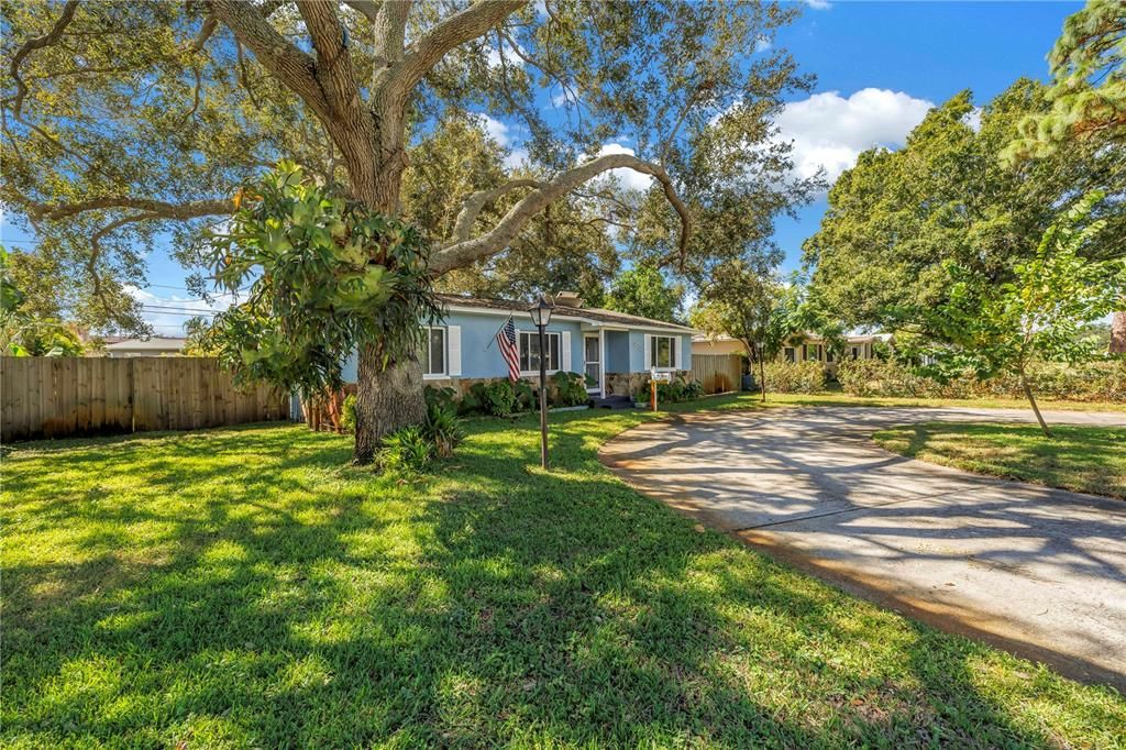 For Sale: $579,000 (3 beds, 2 baths, 1751 Square Feet)