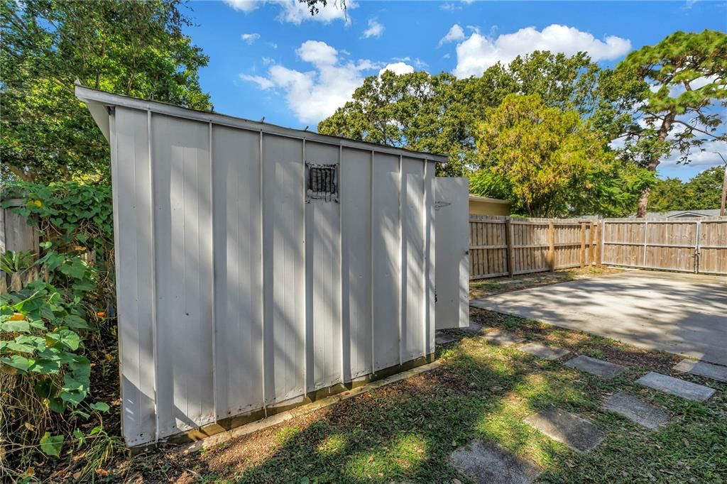 For Sale: $579,000 (3 beds, 2 baths, 1751 Square Feet)