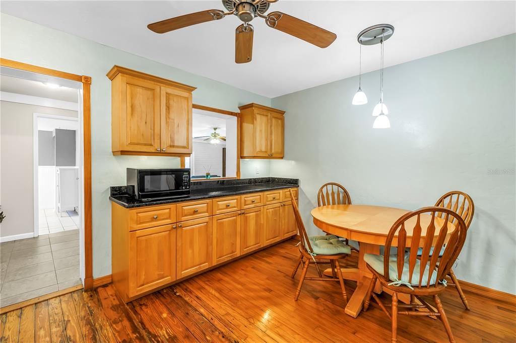 For Sale: $579,000 (3 beds, 2 baths, 1751 Square Feet)