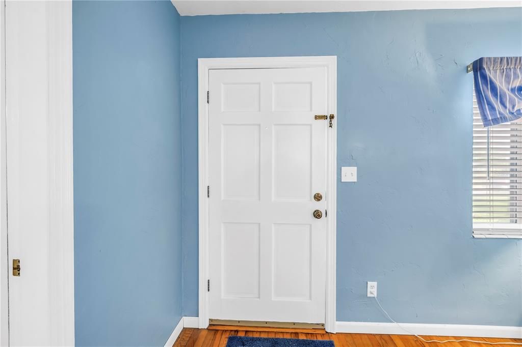 For Sale: $579,000 (3 beds, 2 baths, 1751 Square Feet)