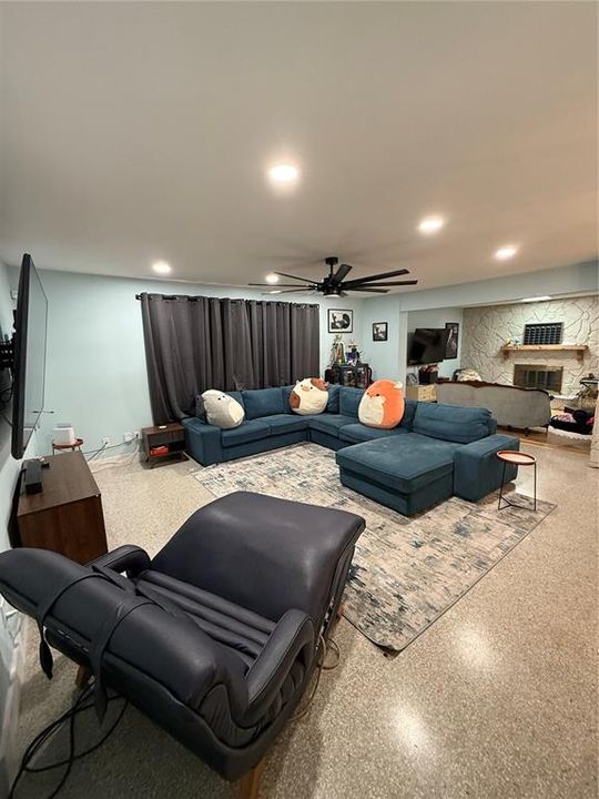 For Sale: $499,000 (3 beds, 2 baths, 2504 Square Feet)