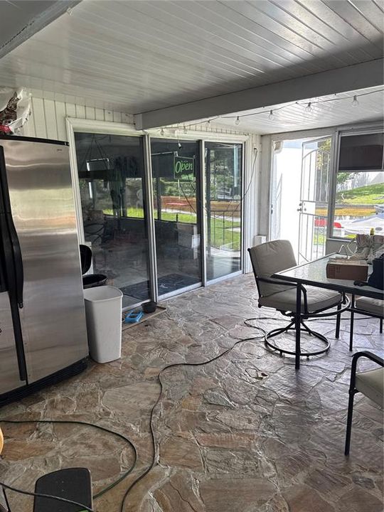 For Sale: $499,000 (3 beds, 2 baths, 2504 Square Feet)