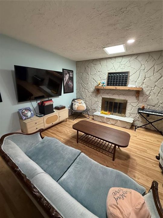 For Sale: $499,000 (3 beds, 2 baths, 2504 Square Feet)