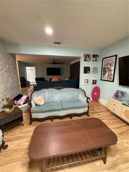 For Sale: $499,000 (3 beds, 2 baths, 2504 Square Feet)