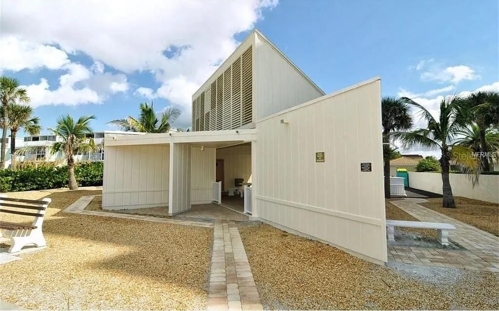 For Rent: $6,000 (2 beds, 2 baths, 1316 Square Feet)