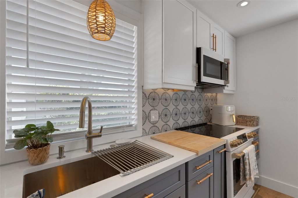 For Rent: $6,000 (2 beds, 2 baths, 1316 Square Feet)