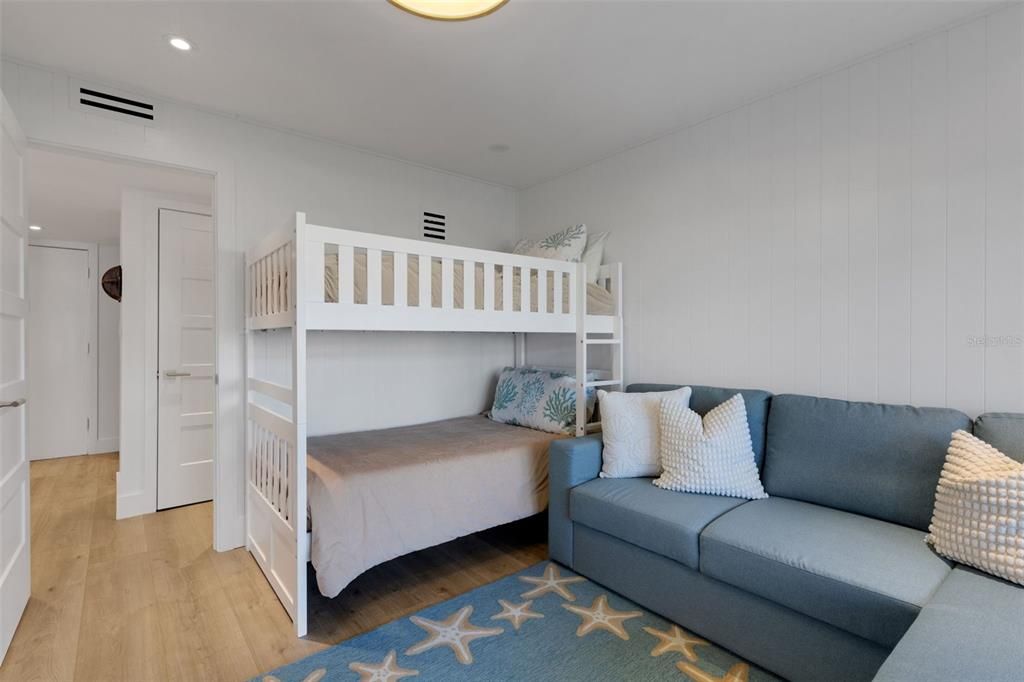 For Rent: $6,000 (2 beds, 2 baths, 1316 Square Feet)