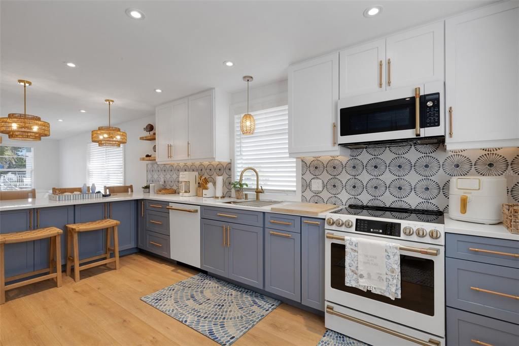 For Rent: $6,000 (2 beds, 2 baths, 1316 Square Feet)