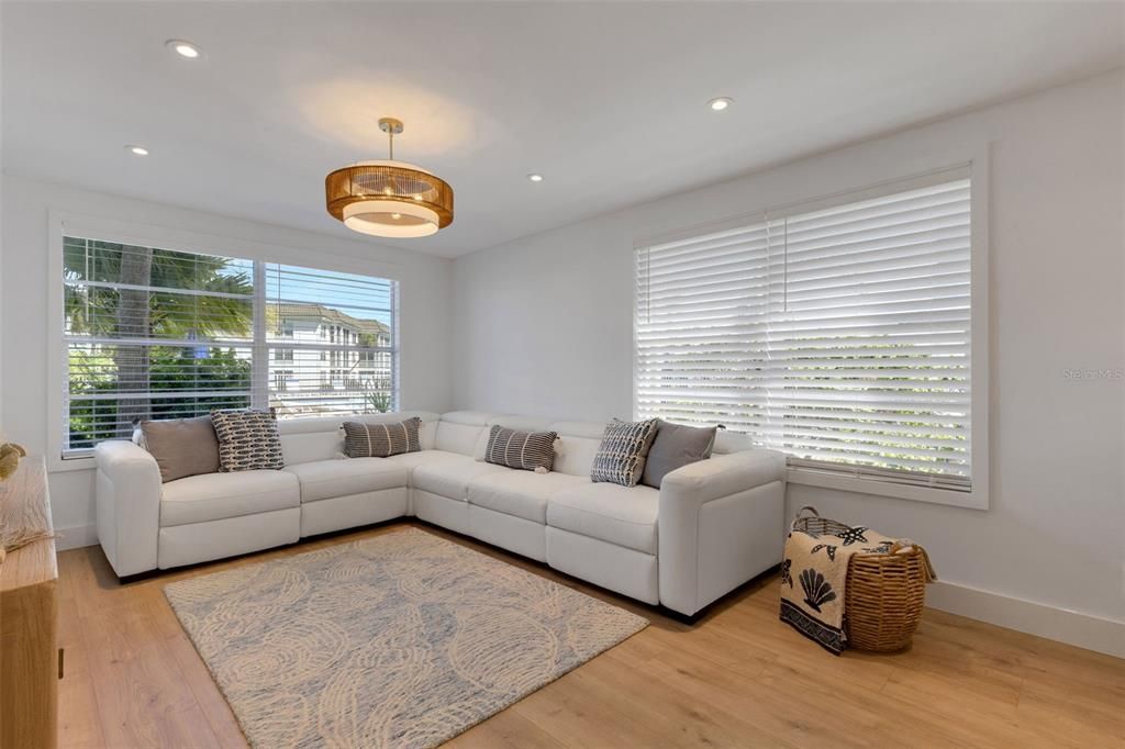 For Rent: $6,000 (2 beds, 2 baths, 1316 Square Feet)