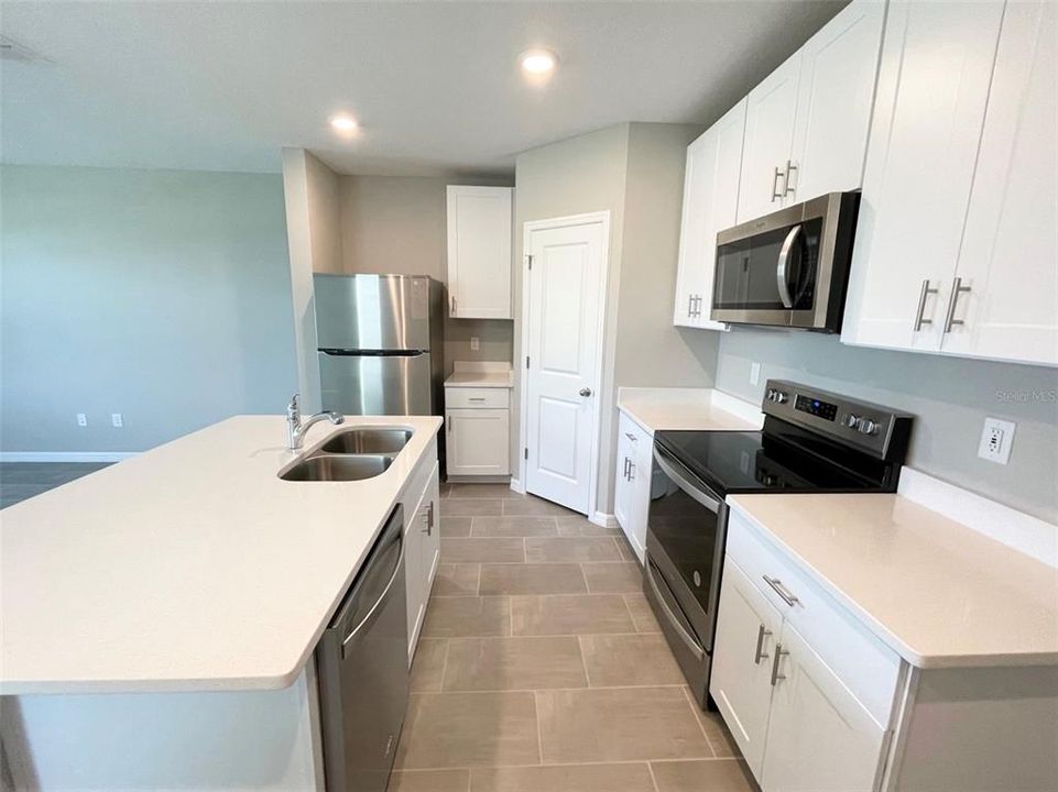 For Rent: $2,000 (3 beds, 2 baths, 1539 Square Feet)