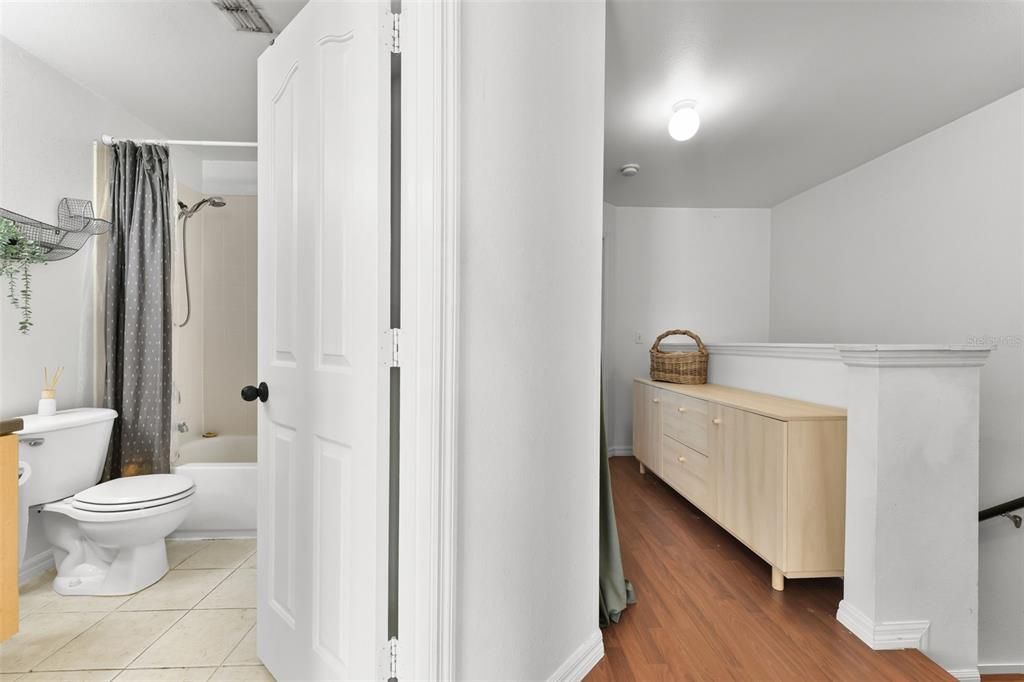 Под контрактом: $315,000 (3 спален, 2 ванн, 1391 Квадратных фут)