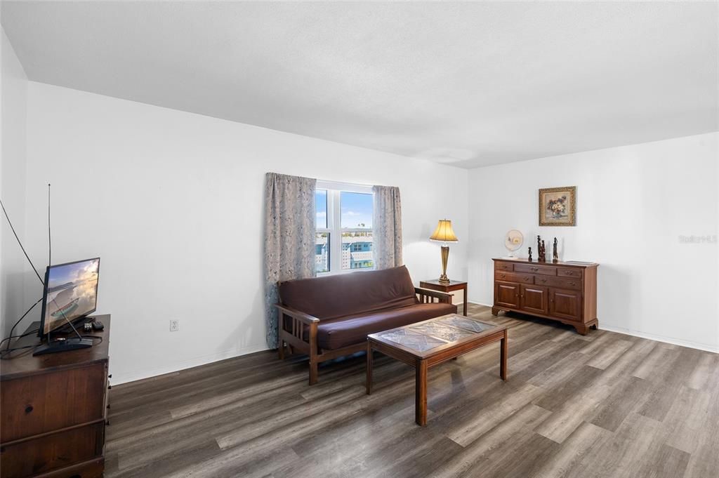 En Venta: $374,900 (2 camas, 1 baños, 789 Pies cuadrados)