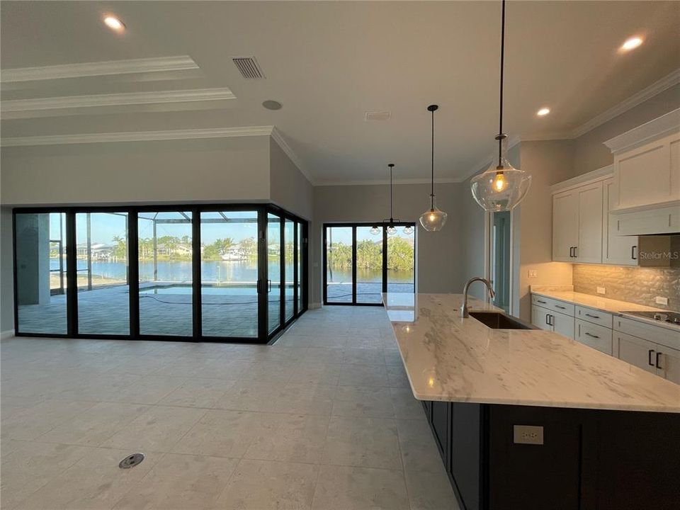 For Sale: $1,075,000 (3 beds, 3 baths, 2424 Square Feet)