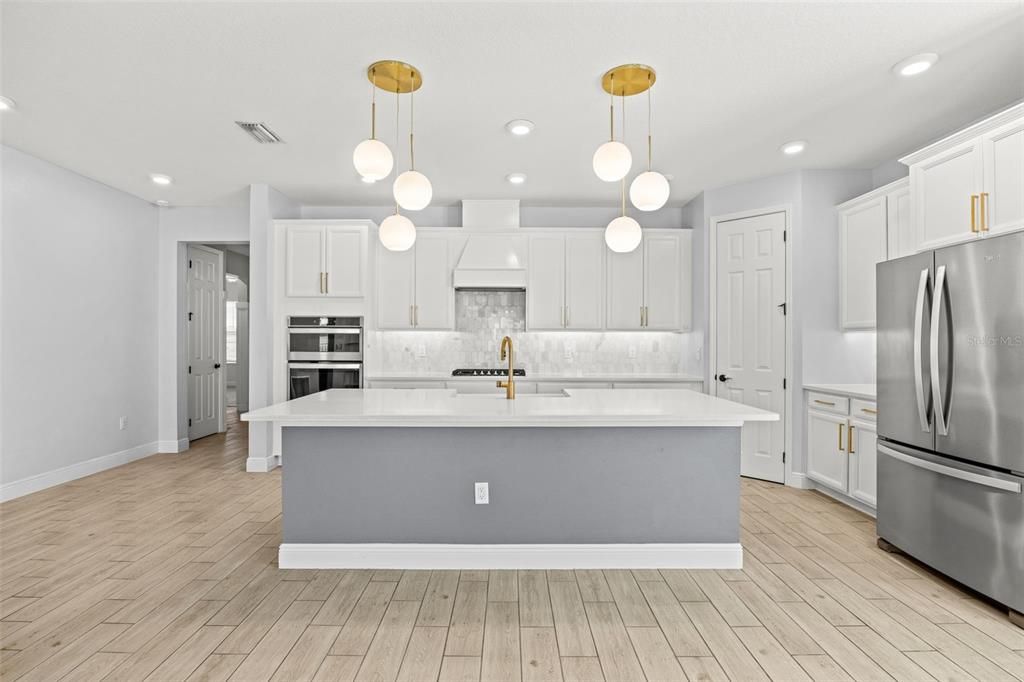 For Sale: $499,000 (4 beds, 2 baths, 2220 Square Feet)