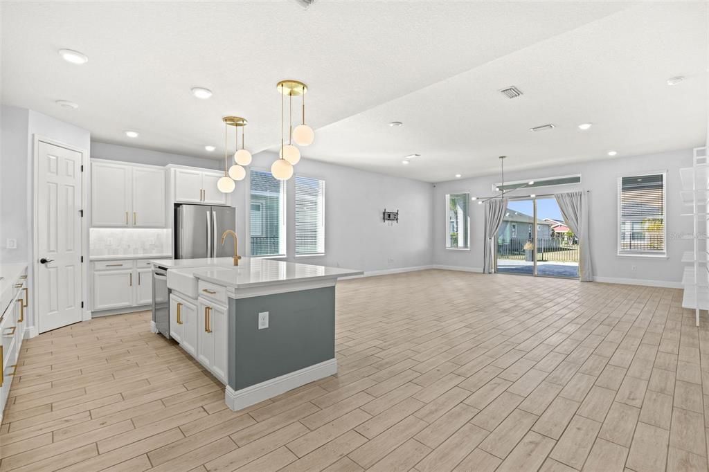 For Sale: $499,000 (4 beds, 2 baths, 2220 Square Feet)