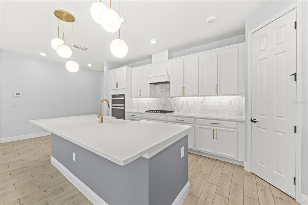 For Sale: $499,000 (4 beds, 2 baths, 2220 Square Feet)