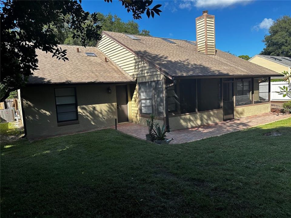 For Rent: $2,800 (3 beds, 2 baths, 1812 Square Feet)