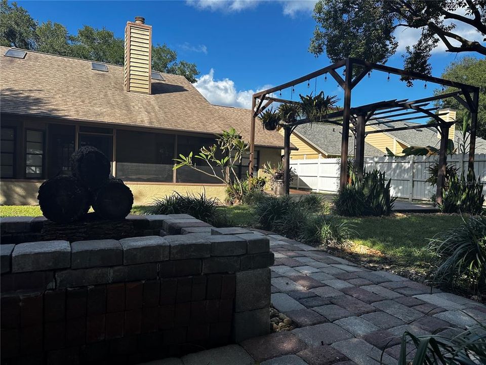 For Rent: $2,800 (3 beds, 2 baths, 1812 Square Feet)