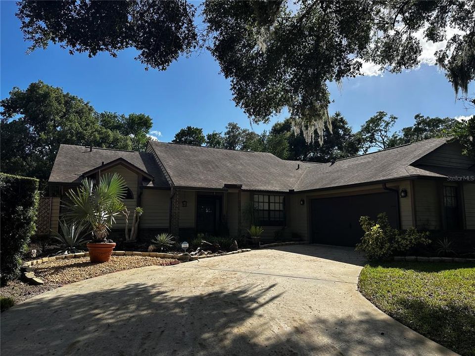 For Rent: $2,800 (3 beds, 2 baths, 1812 Square Feet)