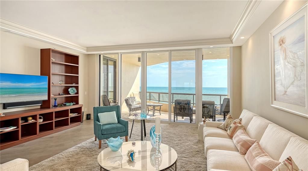 Active With Contract: $3,299,000 (3 beds, 3 baths, 2820 Square Feet)