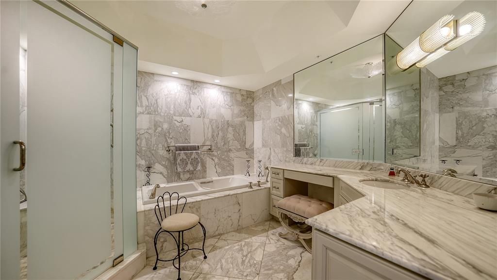 Active With Contract: $3,299,000 (3 beds, 3 baths, 2820 Square Feet)