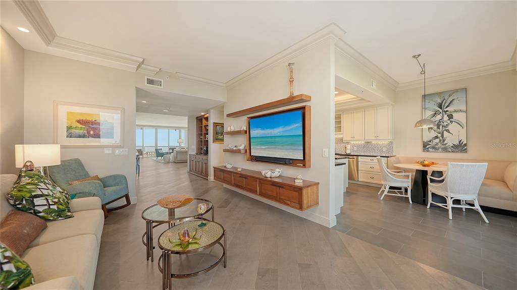 Active With Contract: $3,299,000 (3 beds, 3 baths, 2820 Square Feet)