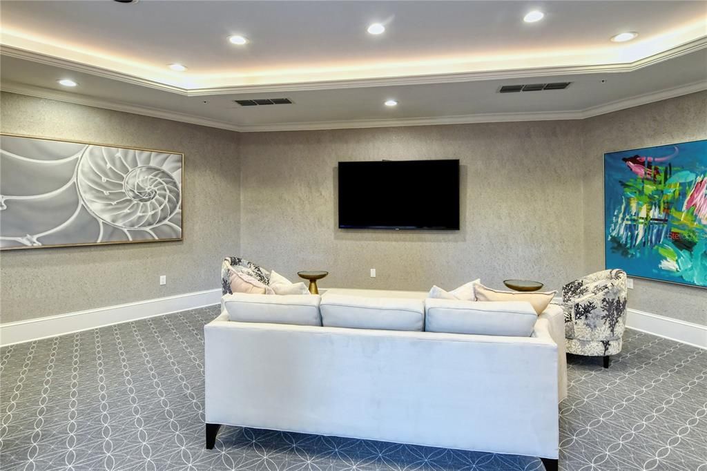 Active With Contract: $3,299,000 (3 beds, 3 baths, 2820 Square Feet)